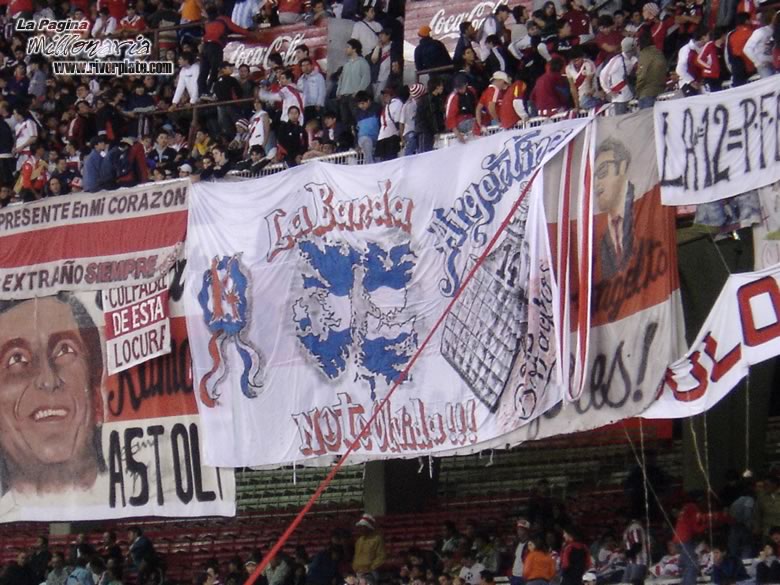 River Plate vs Junior (LIB 2005) 5